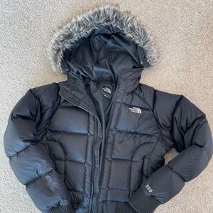 Down Jacket Northface with fur hood